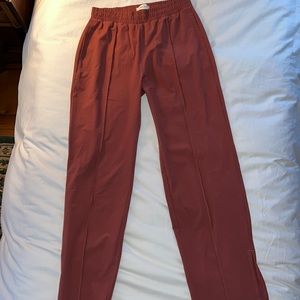 Abercrombie athleisure lightweight track pant, Rust color, size Medium Long.
